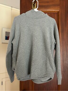 BRTN Women’s Quilted Gray Funnel Neck Hooded Sweatshirt